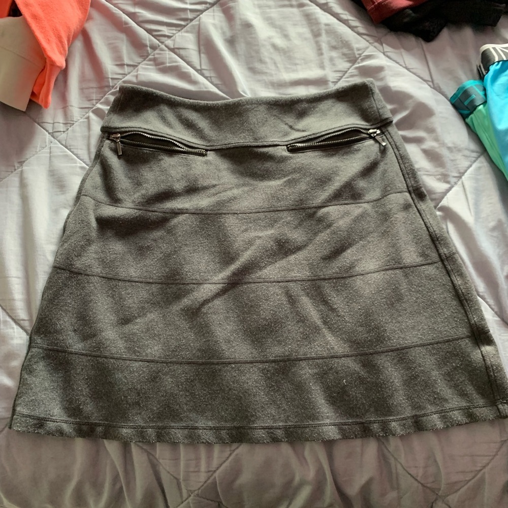 gray athleta skirt